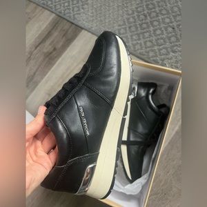 Michael Kors size 7